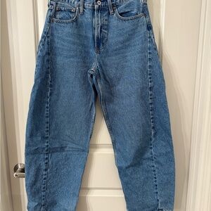 Abercrombie & Fitch Mid Rise Barrel Jeans